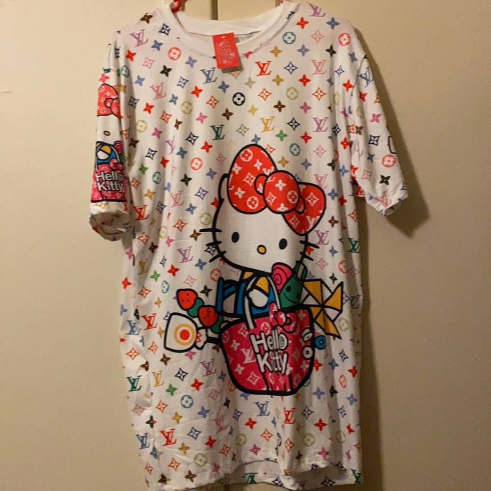 💙❤️💥Hello Kitty multicolor VL T-shirt.